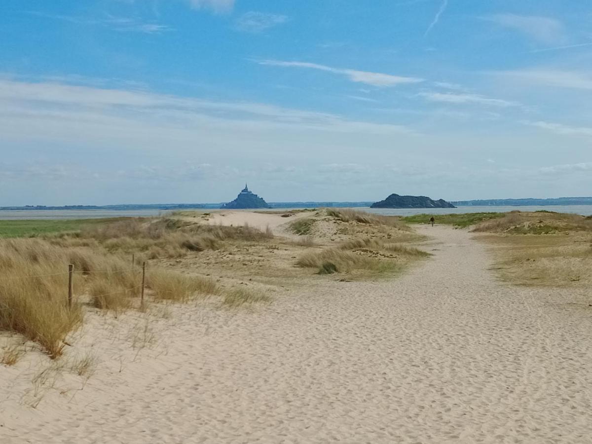 Gite Les Trefles Proche De La Plage En Baie Du Mont St Michel Carolles Eksteriør billede