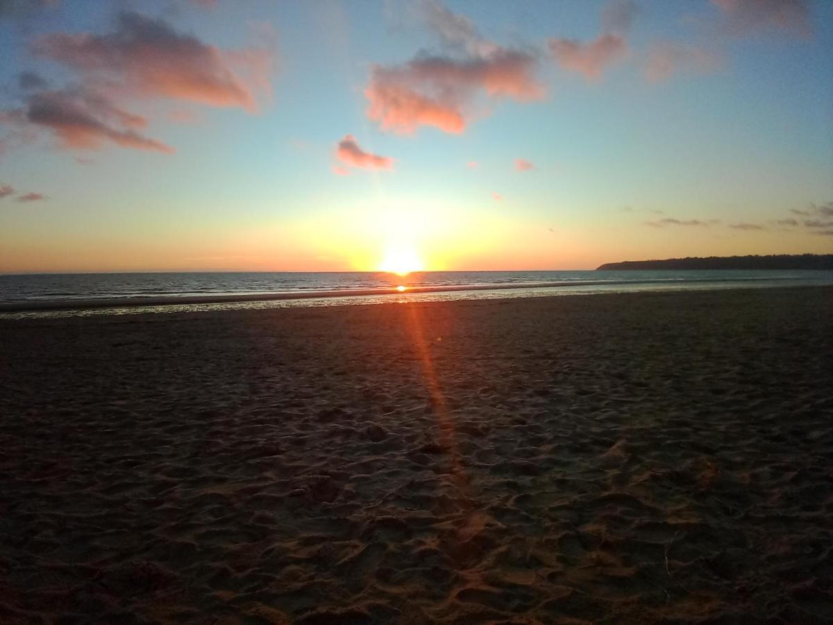 Gite Les Trefles Proche De La Plage En Baie Du Mont St Michel Carolles Eksteriør billede